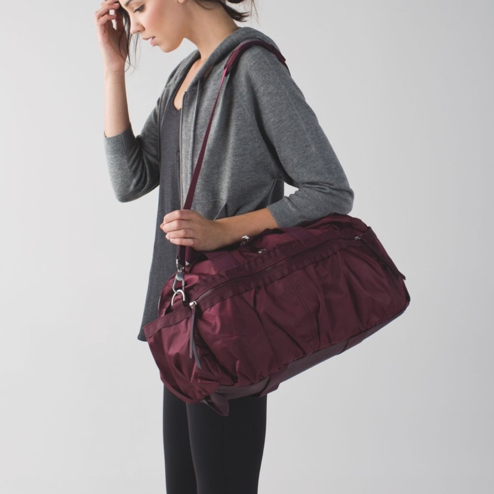 Lululemon Gym To Win Duffel - Picture 4 of 15